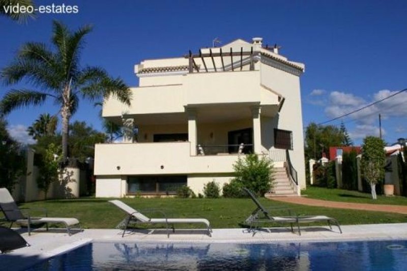 Nueva Andalucia Eine der wenigen Villen mit Meerblick in Nueva Andalucia Haus kaufen