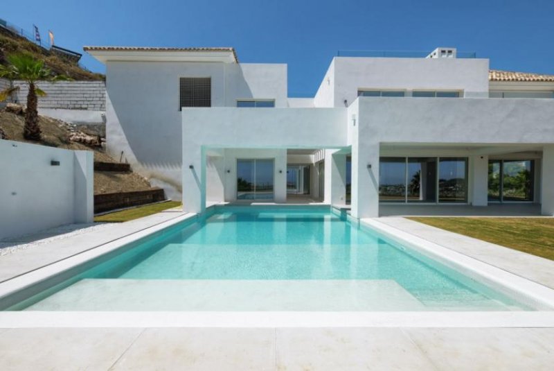 Benahavis Beziehen Sie jetzt Ihre schlüsselfertige Luxusvilla in Benahavis, El Paraiso Alto. Haus kaufen