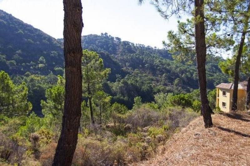 BENAHAVIS Grundstück mit Meer- und Berglick in der Urbanization Monte Major Grundstück kaufen