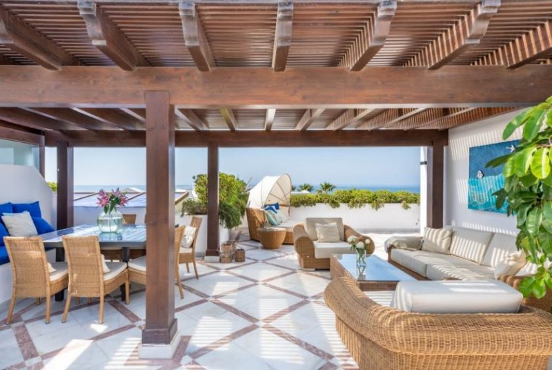 Estepona Modernes Luxuspenthouse direkt am Strand in bester Lage von Estepona. Wohnung kaufen