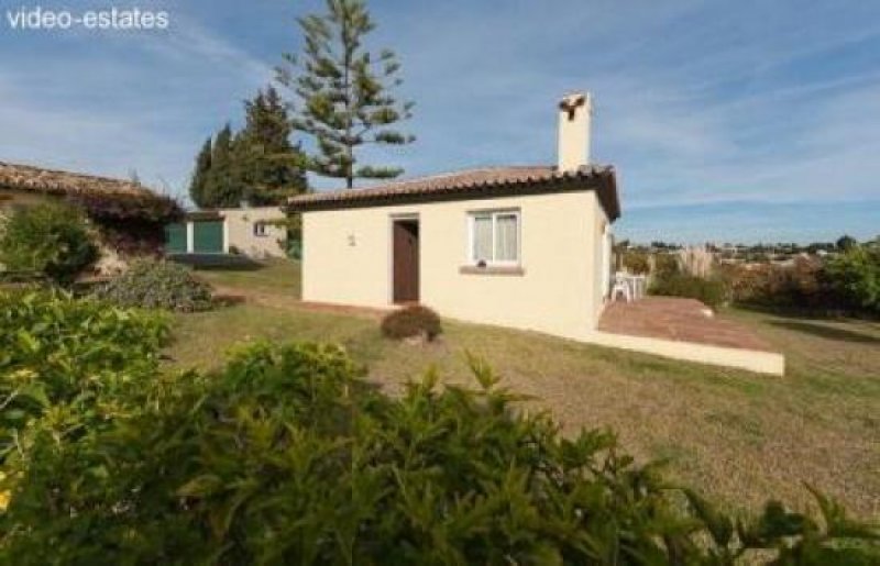 Estepona Villa mit Gästehaus in Estepona, Meerblick, grosses Grundstück, Haus kaufen