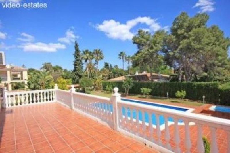 Estepona Geräumige Villa in Estepona Haus kaufen