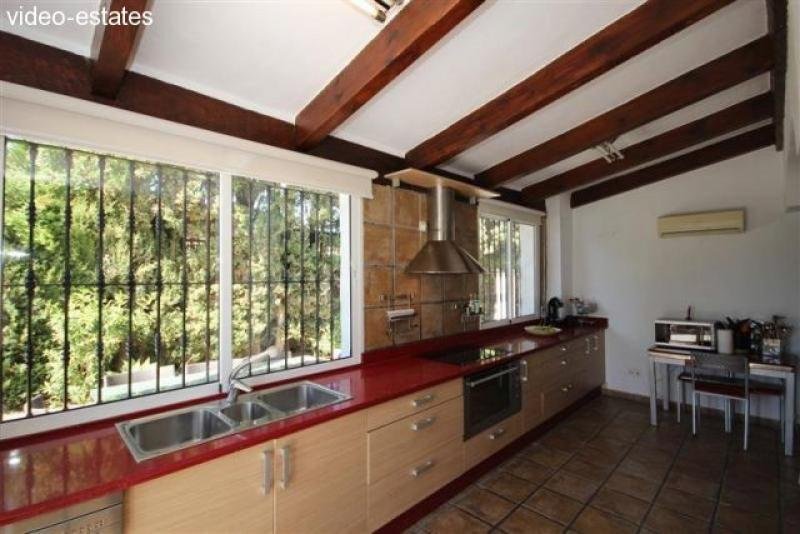 Nueva Milla de Oro Villa mit Meerblick, renoviert Haus kaufen