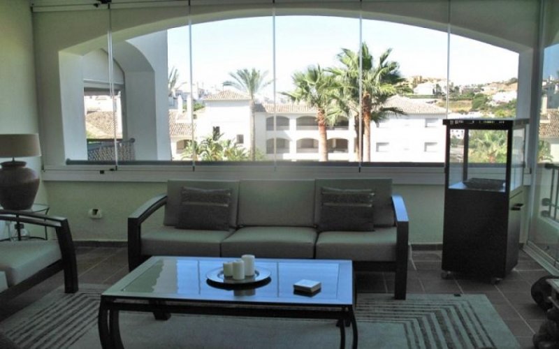 Estepona Top Wohnung in Las Joyas de Estepona mit verglastem Balkon Wohnung kaufen