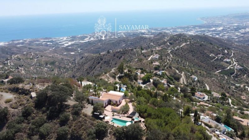 Sayalonga Exquisites Landgut mit atemberaubendem Blick auf das Meer und die Berge Haus kaufen