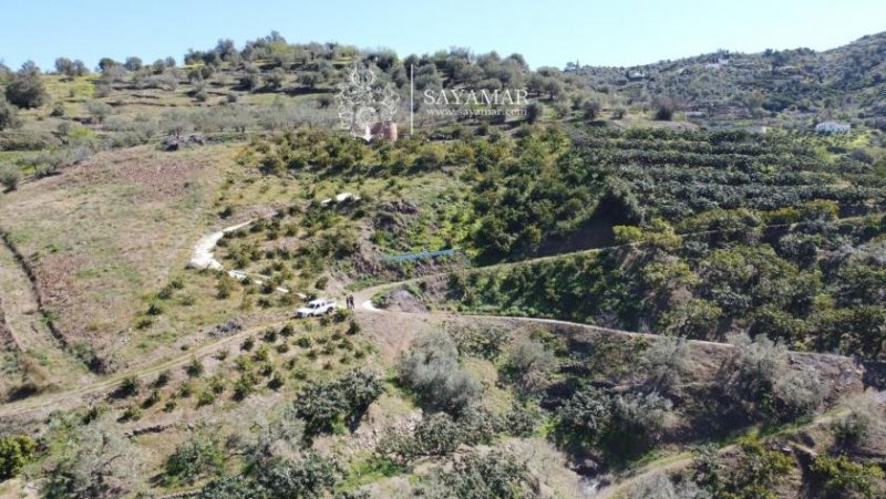 Sayalonga Grundstück mit eigenem Brunnen in sehr guter Lage mit Baugenehmigung in Sayalonga Grundstück kaufen