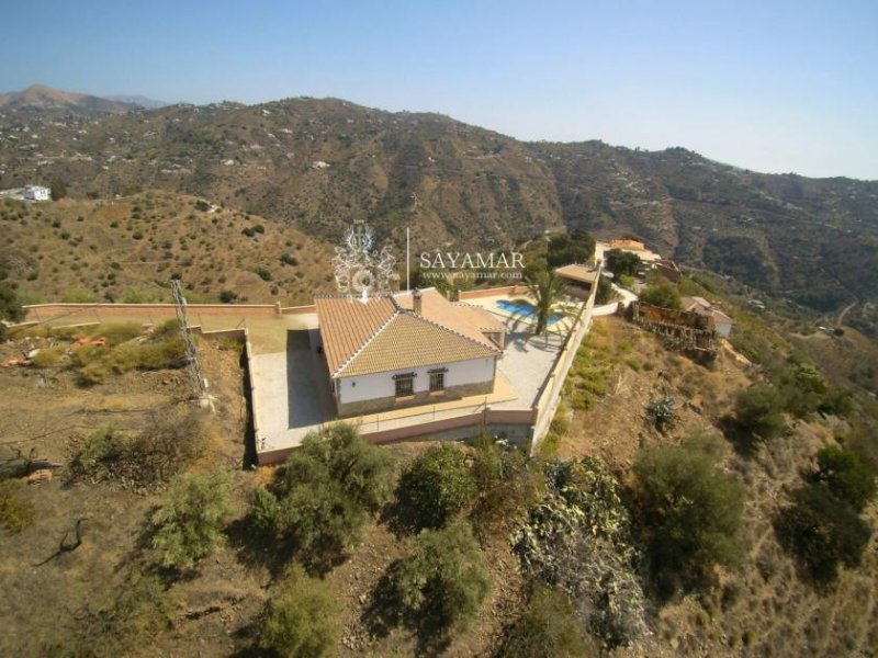 Sayalonga Landhaus mit Pool und Meerblick Haus kaufen