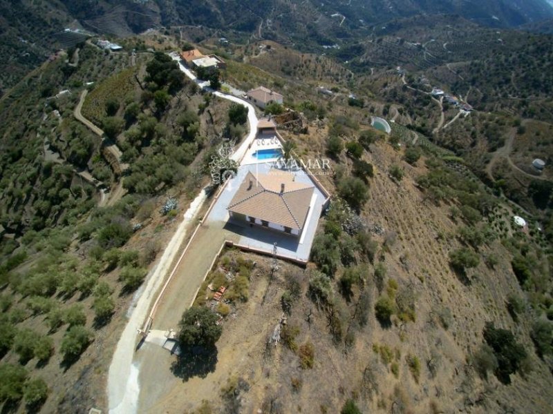 Sayalonga Landhaus mit Pool und Meerblick Haus kaufen