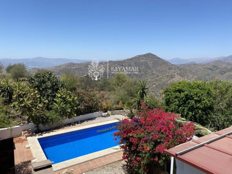 Sayalonga Landhaus mit Pool und Meerblick Haus kaufen