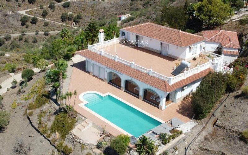 Sayalonga Villa mit Pool und fantastischen Meerblick Haus kaufen