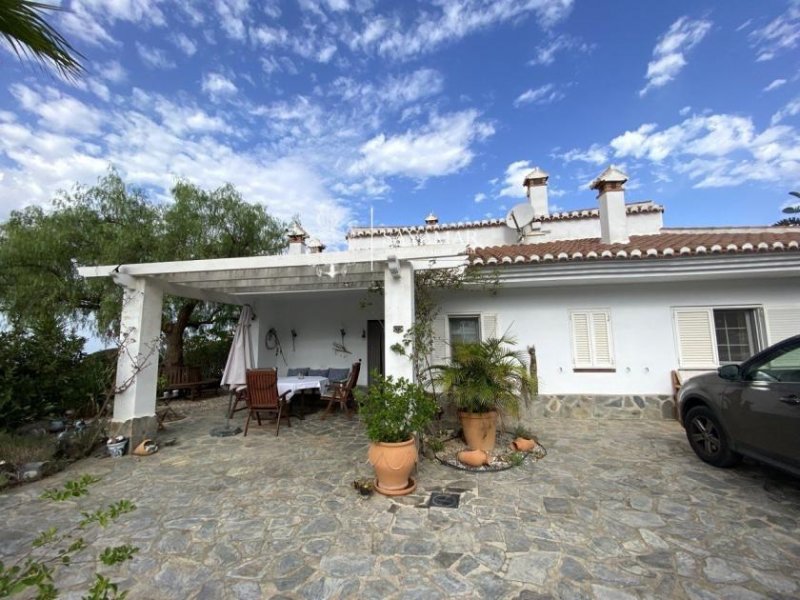 Sayalonga Villa mit Pool und wunderschönem Meerblick Haus kaufen