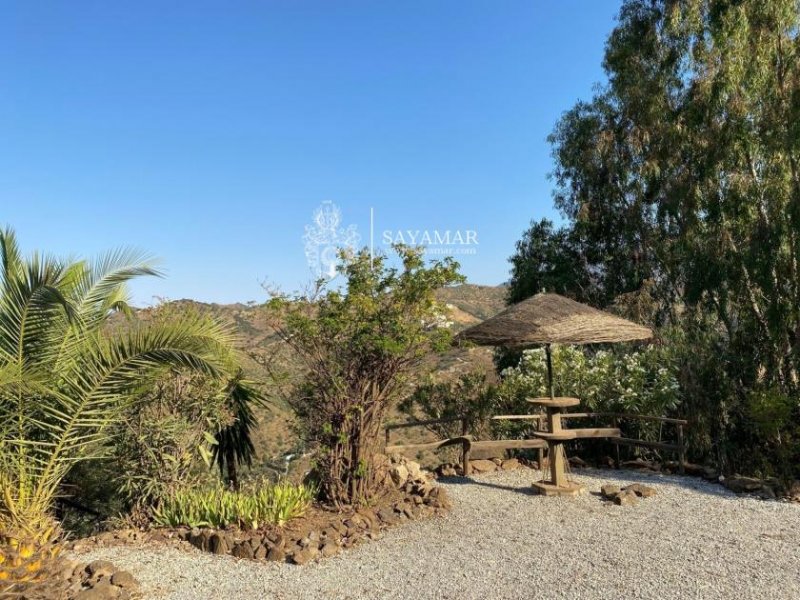 Sayalonga Villa mit Pool und wundervollen Ausblick Haus kaufen