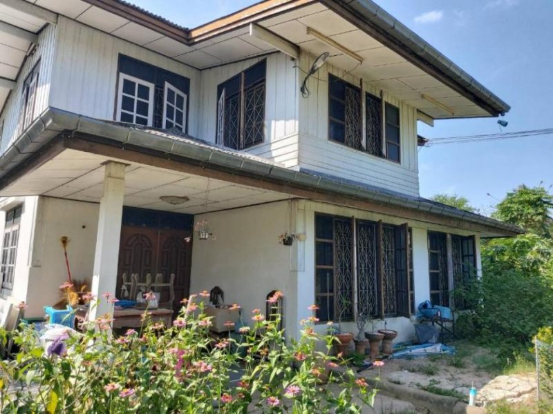 Nakhonratchasima Bauland und Gratishaus in Korat Südwest Grundstück kaufen