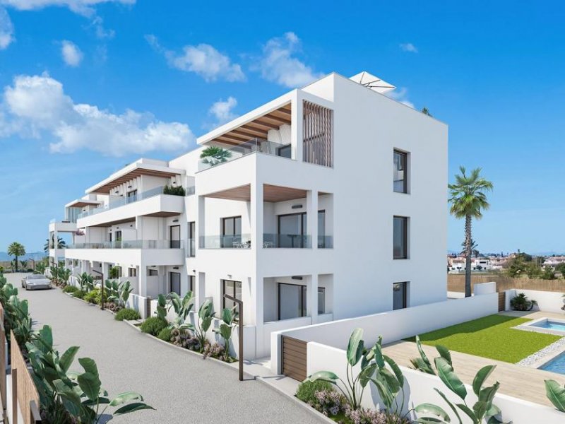 Los Alcázares Penthouse-Wohnungen mit 3 Schlafzimmern, 2 Bädern, Dachterrasse, Gemeinschaftspool und Meerblick direkt am Golfplatz von La