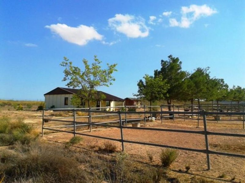 Lorca Schnäppchen, 2 Häuser mit Pferderanch auf 138000 qm Land Provisionsfrei! Haus kaufen