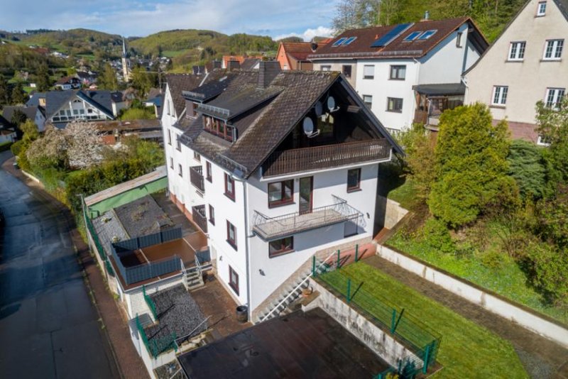 Bad Endbach ++ KRAG Immobilien ++ Familienparadies: Gepflegt, 4 Balkone, angelegter Garten, Doppelgarage ++ Haus kaufen