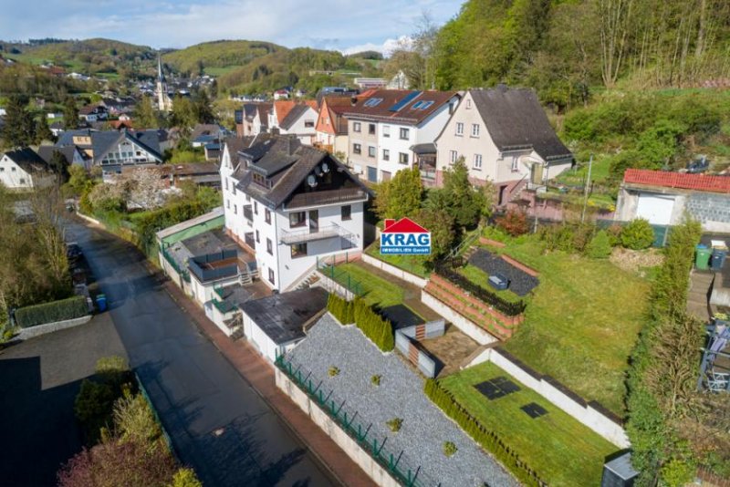 Bad Endbach ++ KRAG Immobilien ++ Familienparadies: Gepflegt, 4 Balkone, angelegter Garten, Doppelgarage ++ Haus kaufen