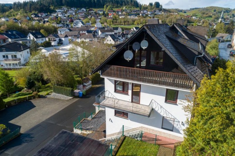 Bad Endbach ++ KRAG Immobilien ++ Familienparadies: Gepflegt, 4 Balkone, angelegter Garten, Doppelgarage ++ Haus kaufen