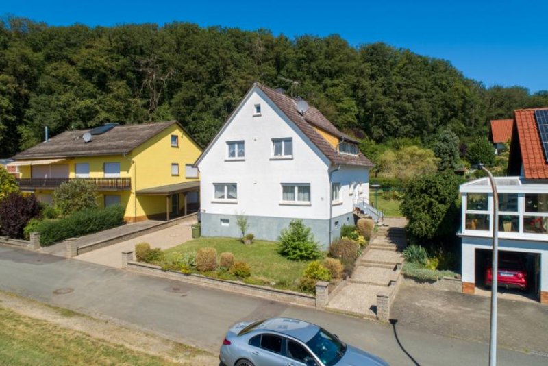 Lohra ++ KRAG Immobilien ++ 2 Kinderzimmer oder mehr ++ 3 Bäder, Garten ++ in Waldnähe Haus kaufen