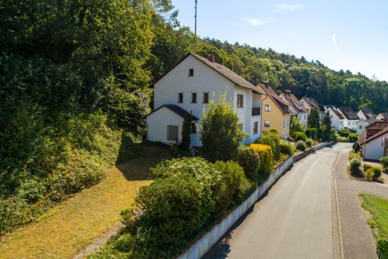 Dautphetal ++ KRAG Immobilien ++ mehrere Bürozimmer möglich – 2 Bäder, Balkone, Waldnähe ++ Haus kaufen