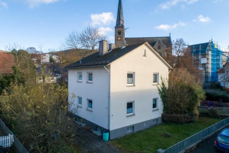 Sinn ++ KRAG Immobilien ++ familienfreundlich: bis 3 Kinderzimmer / 2 Küchen / 2 Bäder ++ Haus kaufen