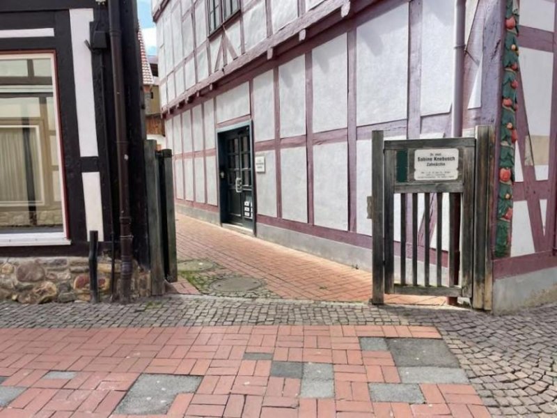 Osterode am Harz Großzügige Altstadtwohnung mit Potenzial m. 146 m² Wfl. u. 8,5 Zimmer - Ohne Bank finanzierbar! Wohnung kaufen