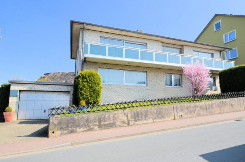 Holzminden 1- Familienwohnhaus, Einliegerwohnung möglich, Garage, Garten mit überdachtem Freisitz Haus kaufen