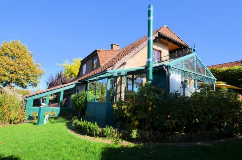 Holzminden 1-Familienwohnhaus mit Carport, Wintergarten und Swim-Spa mit Gegenstromanlage Haus kaufen