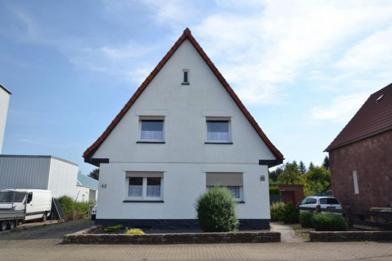 Stadtoldendorf Einfamilienhaus mit großem Grundstück Haus kaufen