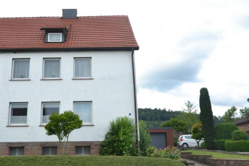 Holzen Doppelhaushälfte in Ortsrandlage von 37632 Holzen. Haus kaufen