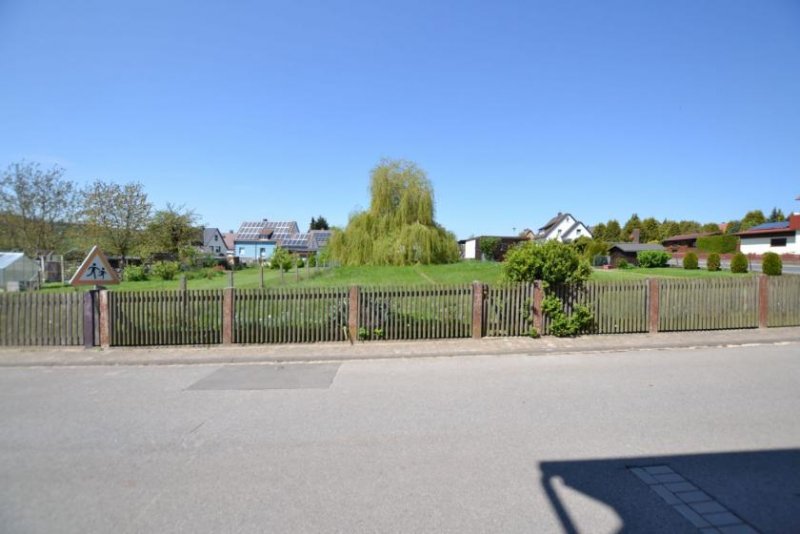 Dielmissen Ein- bis Zweifamilienhaus mit Bauplatz in 37633 Dielmissen. Haus kaufen