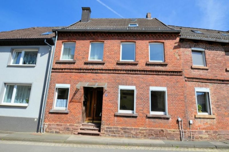 Höxter Reihenmittelhaus mit kleinem Innenhof in Lüchtringen - Dorflage fußläufig zur Weser Haus kaufen