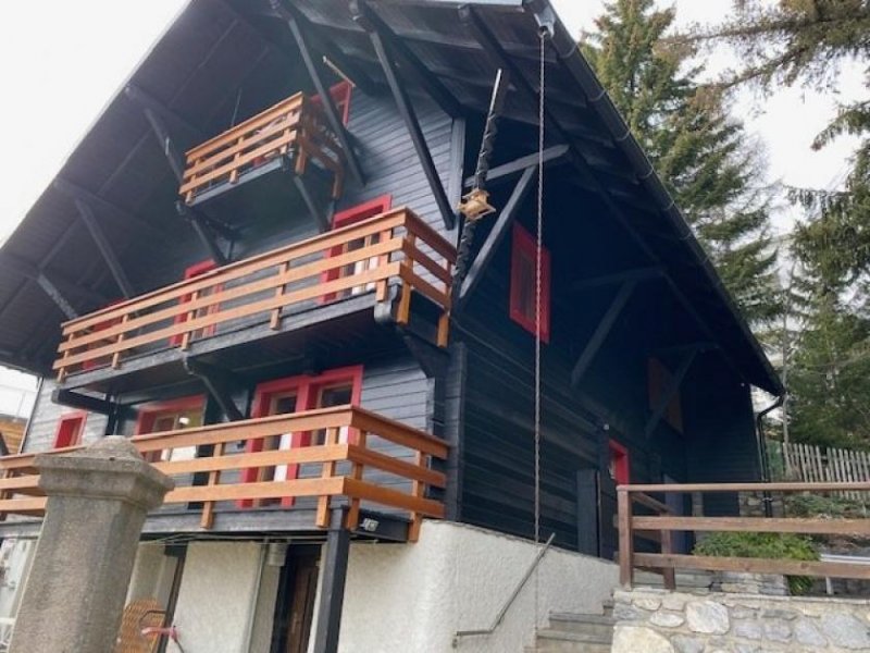 Crans-Montana Einmaliges Angebot - Ferienhaus mit 4 Einheiten direkt in Crans Monatana - oder Renditeobjekt Haus kaufen