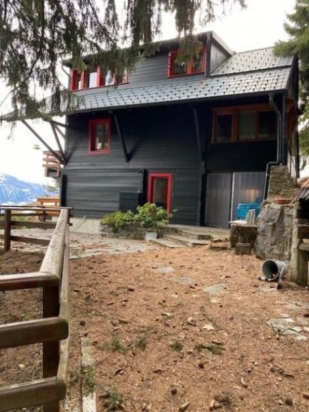 Crans-Montana Einmaliges Angebot - Ferienhaus mit 4 Einheiten in Crans Monatana - oder Renditeobjekt Haus kaufen