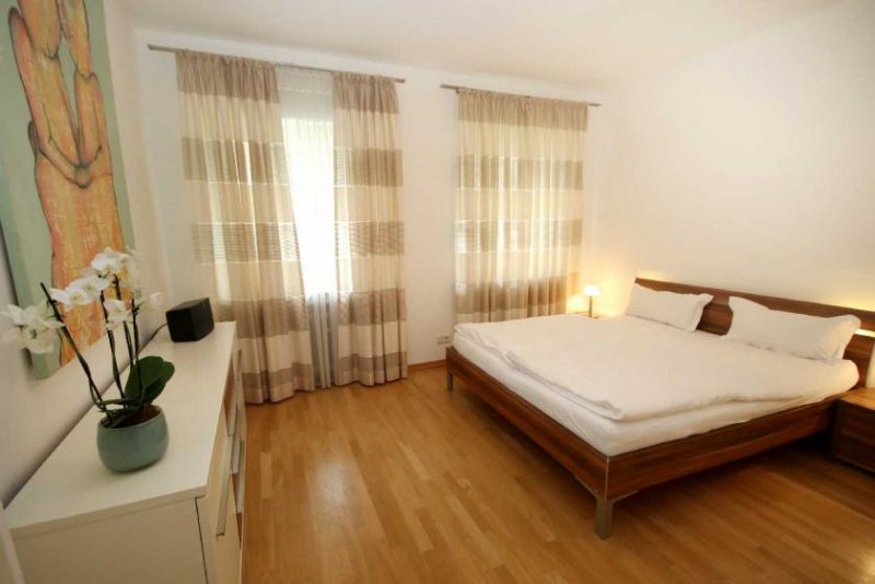 Düsseldorf Düsseldorf-Carlstadt - 2-Zimmer-Eigentumswohnung mit Aufzug und Balkon Wohnung kaufen