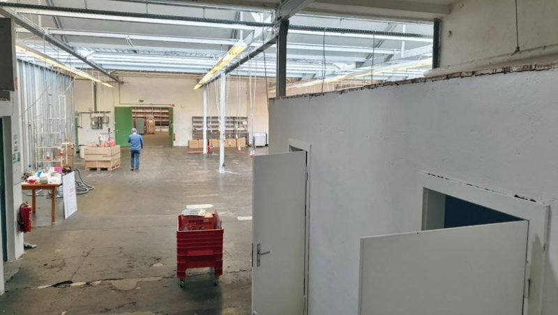 Wuppertal Gewerbehalle mit Wohnungen in Wuppertal-Langerfeld Gewerbe kaufen