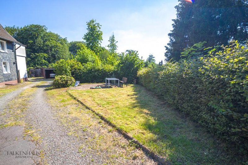 Remscheid Waldnah und naturverbunden wohnen, mit 1.148 m² weitläufigem Grundstück Haus kaufen