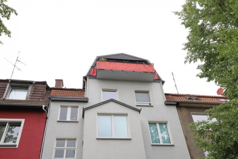 Essen Lichtdurchflutete DG-Wohnung mit Balkon + Loggia und Einzelgarage in ruhiger Lage Wohnung kaufen