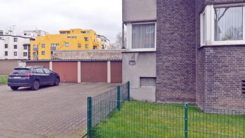 Gelsenkirchen Mehrfamilienhaus in GE-Scholven mit 7 Wohnungen und 4 Garagen Gewerbe kaufen