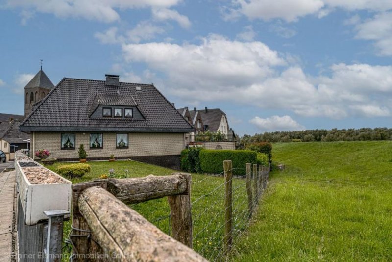 Emmerich am Rhein Emmerich-Dornick: Naturblick und RUHE vom Alltagsstress Haus kaufen