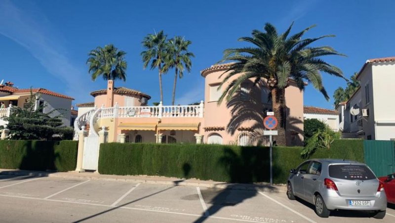 Oliva Freistehende Villa in Oliva Nova, nur 200m vom Sandstrand und Golfplatz entfernt Haus kaufen