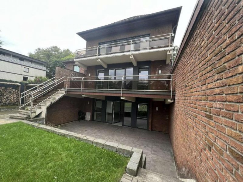 Duisburg Luxuriöses Einfamilienhaus mit Einliegerwohnung, moderner Ausstattung und idyllischem großem Garten frei!!! Haus kaufen