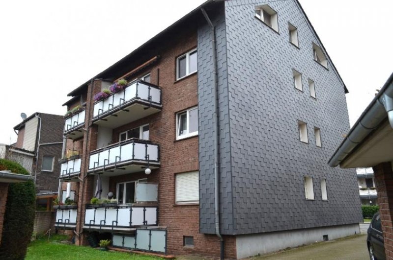 Duisburg Große Süd-West Dachterrassenwohnung mit Blick ins Grüne, offenem Kamin, Garage und viel Charme Wohnung kaufen