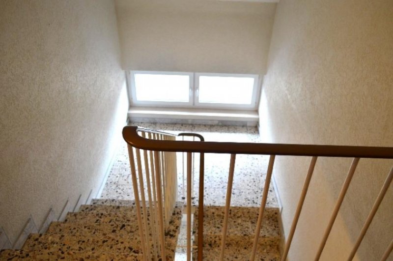 Duisburg Große Süd-West Dachterrassenwohnung mit Blick ins Grüne, offenem Kamin, Garage und viel Charme Wohnung kaufen