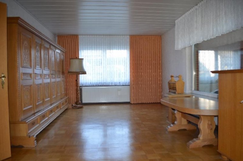 Moers Gepflegter, modernisierter Bungalow, großes Grundstück - weitere Zimmer im Dachgeschoss Haus kaufen