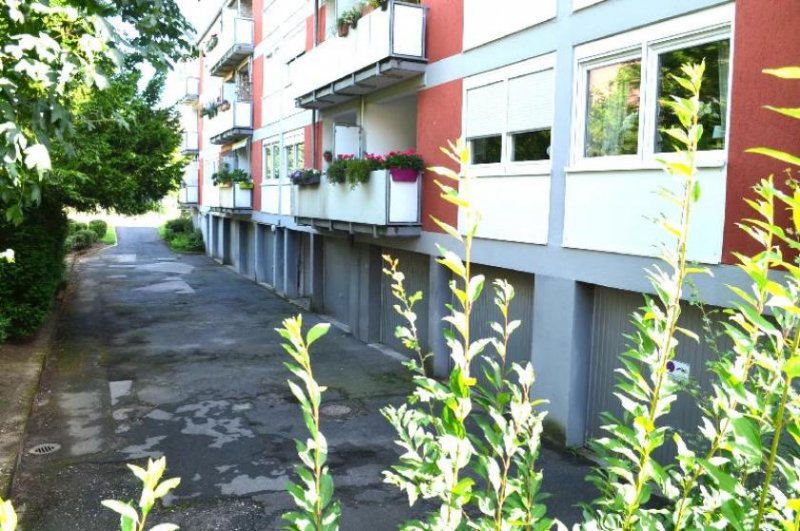 Neukirchen-Vluyn Chice, sanierte, vermietete, großzügige 5,5-Zimmer Maisonettewohnung mit Loggia und Garage Wohnung kaufen