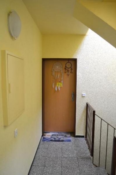 Neukirchen-Vluyn Chice, sanierte, vermietete, großzügige 5,5-Zimmer Maisonettewohnung mit Loggia und Garage Wohnung kaufen