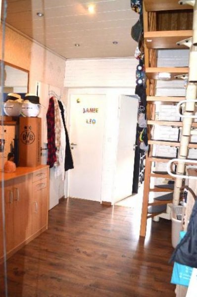 Neukirchen-Vluyn Chice, sanierte, vermietete, großzügige 5,5-Zimmer Maisonettewohnung mit Loggia und Garage Wohnung kaufen