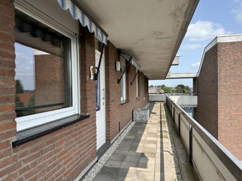 Kleve (Kreis Kleve) Dachgeschosswohnung mit Panoramablick über Kleve-Materborn mit 360-Grad-Besichtigung! Wohnung kaufen