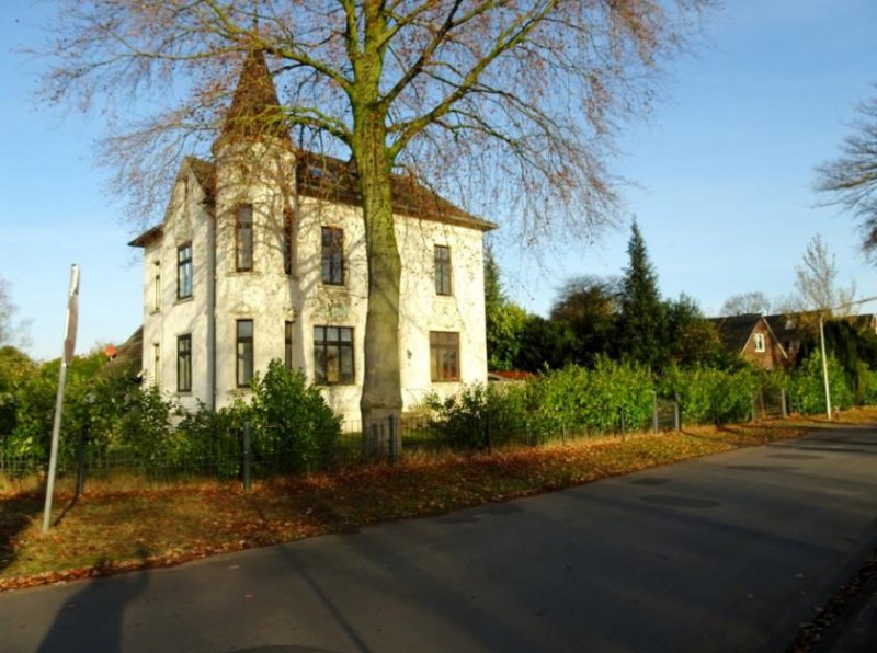 Schüttorf ***Europa-Makler*** Unikat, Freistehende große Stadtvilla gelegen in zentraler Lage in Schüttorf Haus kaufen